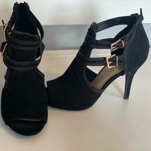 Lauren Conrad open toe black shoes
